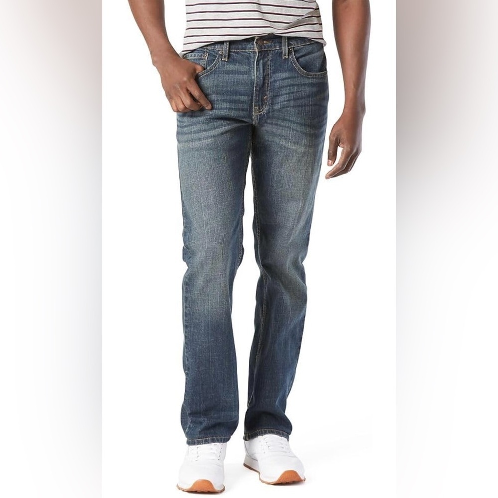 Signature by Levi Strauss Men's Relaxed Fit Jeans 38x32